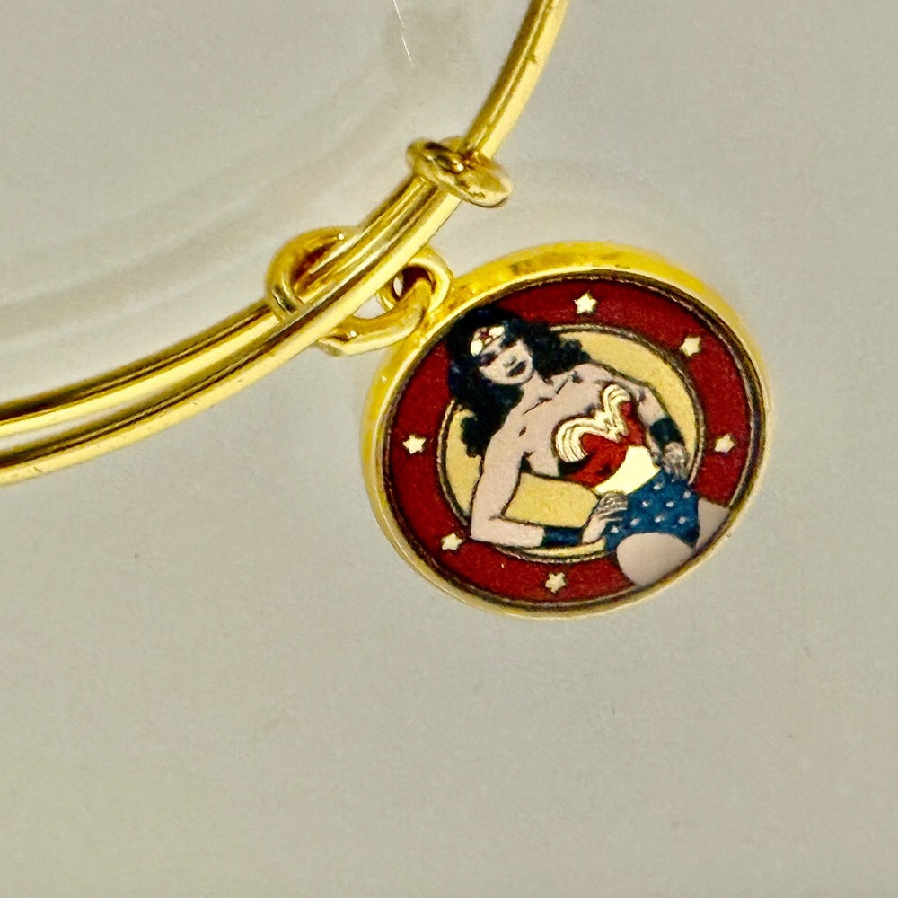 NWT Wonder Woman Alex And Ani bracelet